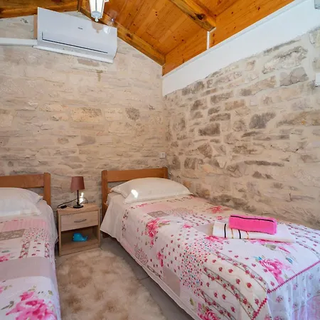 펜션 House With A Parking Space Cove Pelegrin, Korcula - 23866 벨라루카