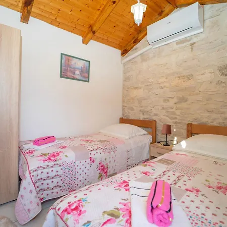 House With A Parking Space Cove Pelegrin, Korcula - 23866 度假居